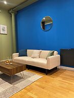 The Blue Loft - Modern City Apartment