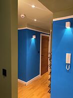 The Blue Loft - Modern City Apartment