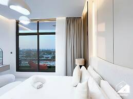 Luxury 1BR w/ Balcony & Burj Khalifa View