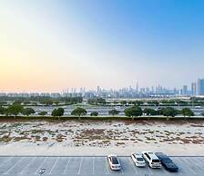 Luxury 1BR w/ Balcony & Burj Khalifa View