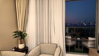 Luxury 1BR w/ Balcony & Burj Khalifa View