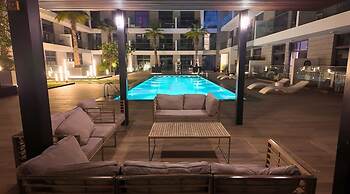Luxury 1BR w/ Balcony & Burj Khalifa View
