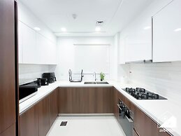 Luxury 1BR w/ Balcony & Burj Khalifa View