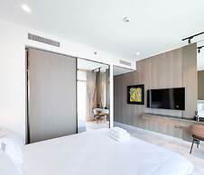 Luxurious 3BR Canal View Apartment Pool + Gym