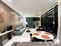 Luxurious 3BR Canal View Apartment Pool + Gym