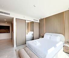 Luxurious 3BR Canal View Apartment Pool + Gym