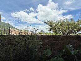 HOTEL MONTES SUITES