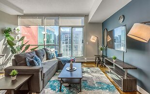Stylish Condo With Balcony in Downtown Calgary