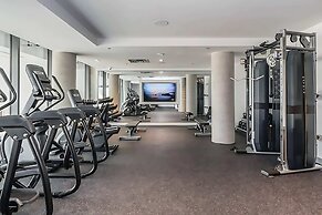 High Rise Condo w Balcony & Breathtaking Views