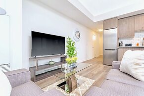 High Rise Condo w Balcony & Breathtaking Views