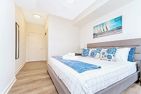 High Rise Condo w Balcony & Breathtaking Views