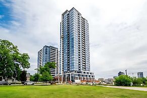 Newly Built Modern Condo w Balcony & City Views