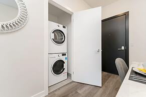 Newly Built Modern Condo w Balcony & City Views