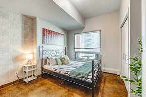 Elegant Condo w/ Balcony, Stunning Downtown Views!