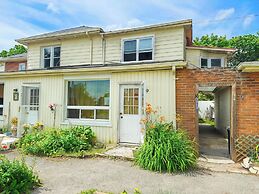 Pet Friendly Home Near Lock 32 & Beach Park