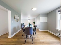 Pet Friendly Home Near Lock 32 & Beach Park