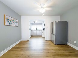Pet Friendly Home Near Lock 32 & Beach Park