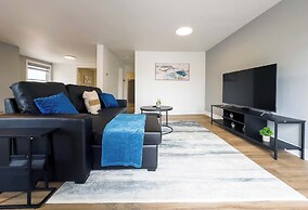 Pet Friendly Home Near Lock 32 & Beach Park