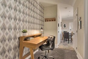 2BR Suite With LRG Patio!