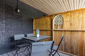 2BR Suite With LRG Patio!