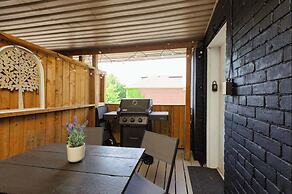 2BR Suite With LRG Patio!