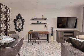 Elegant Suite w Patio, BBQ Grill!