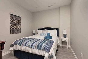 Elegant Suite w Patio, BBQ Grill!