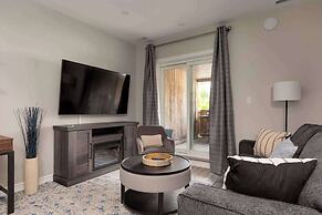 Elegant Suite w Patio, BBQ Grill!