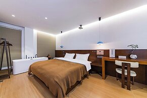 Shangri La cuckoo homestay
