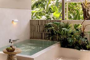 Wan'an Waves Wild Luxury Designer Hotel