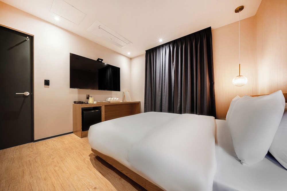 HOTEL 23C