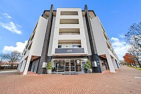 Spacious 2-bed Conveniently by Lake Tuggeranong
