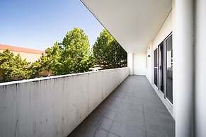 Spacious 2-bed Conveniently by Lake Tuggeranong