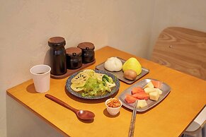Tiaohai Living Youth Hotel