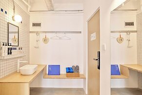 Tiaohai Living Youth Hotel