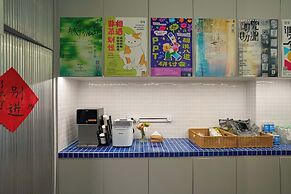 Tiaohai Living Youth Hotel