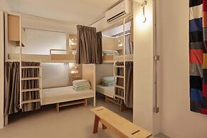 Tiaohai Living Youth Hotel