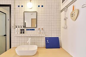 Tiaohai Living Youth Hotel