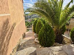 Charming Villa With Private Garden