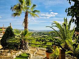 Charming Villa With Private Garden