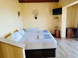 Charming Villa With Private Garden