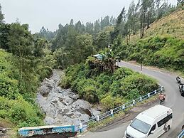 Dua Puteri Homestay Bromo