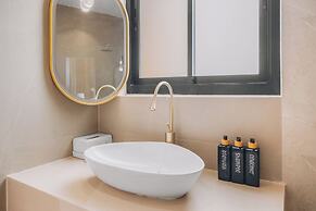 Leva Boutique Hotel