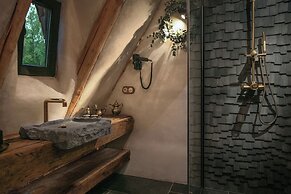 CASTELUL DE LUT
