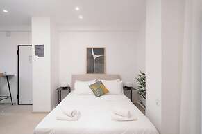 15 Minutes Walk to Acropolis, Minimalist Studio