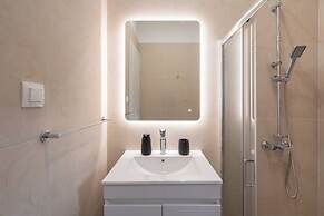 15 Minutes Walk to Acropolis, Minimalist Studio