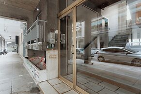 15 Minutes Walk to Acropolis, Minimalist Studio