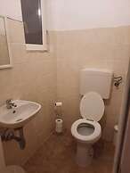 Spacious 2BR 1LR Apartment Central Area
