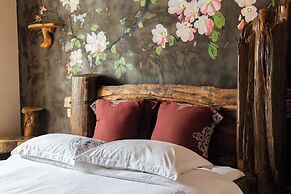 Butterfly Flowers Inn