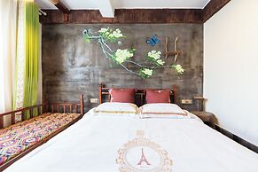 Butterfly Flowers Inn